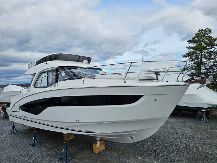Beneteau Antares 12 — Дейбот / боурайдер, доставка из Китая