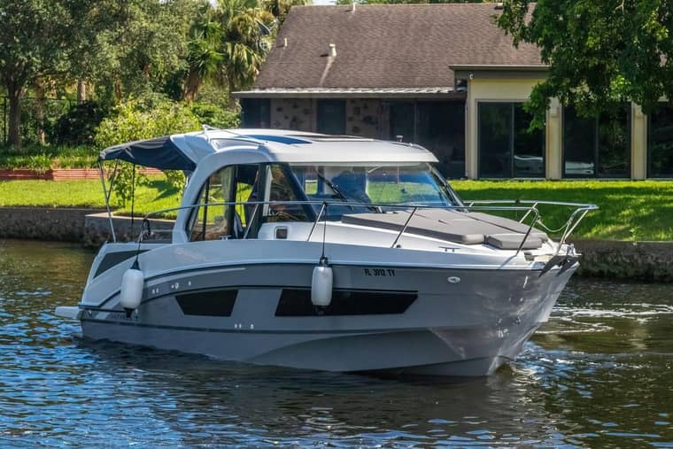 Beneteau Antares 9 — Дейбот / боурайдер, доставка из Китая