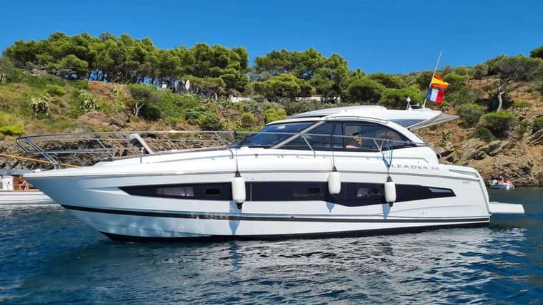 Jeanneau Leader 36 — Каютный / спорт-круизер, доставка из Китая