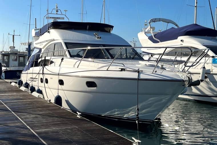 Princess 42 — Флайбридж 12–18 м, доставка из Китая