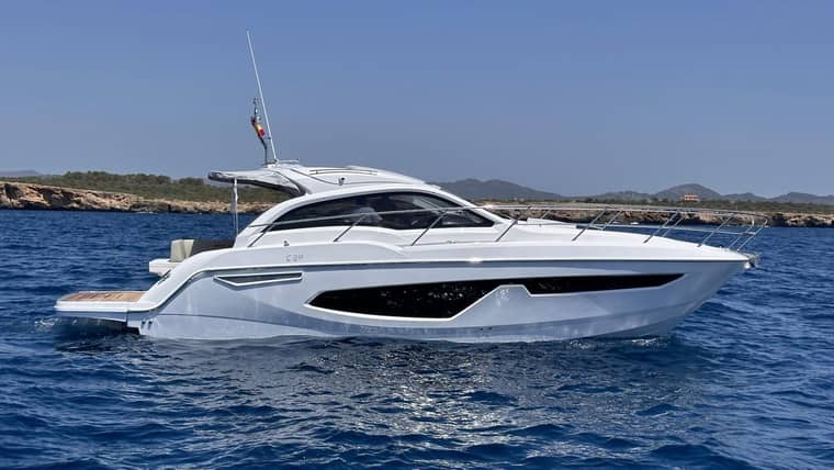 Sessa C38 — Каютный / спорт-круизер, доставка из Китая