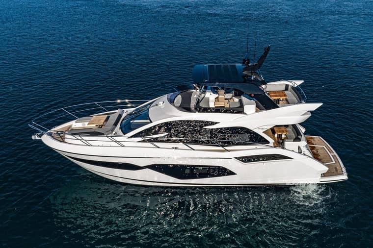 Sunseeker Manhattan 55 — Флайбридж 12–18 м, доставка из Китая