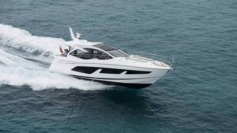 Sunseeker Predator 50 — Каютный / спорт-круизер, доставка из Китая